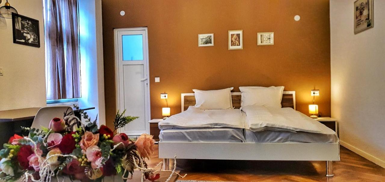Hotel Casa Crown à Braşov Extérieur photo