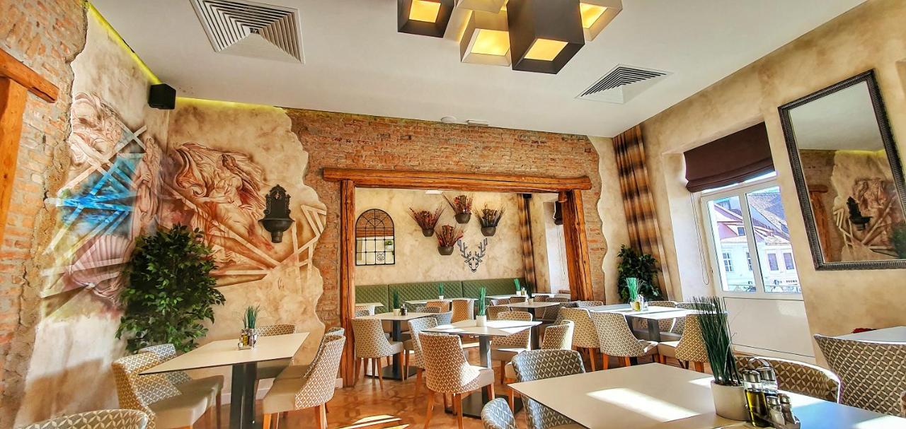 Hotel Casa Crown à Braşov Extérieur photo