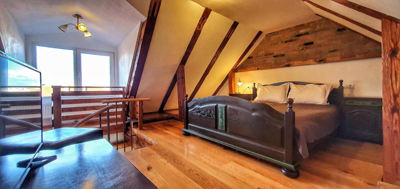 Hotel Casa Crown à Braşov Extérieur photo